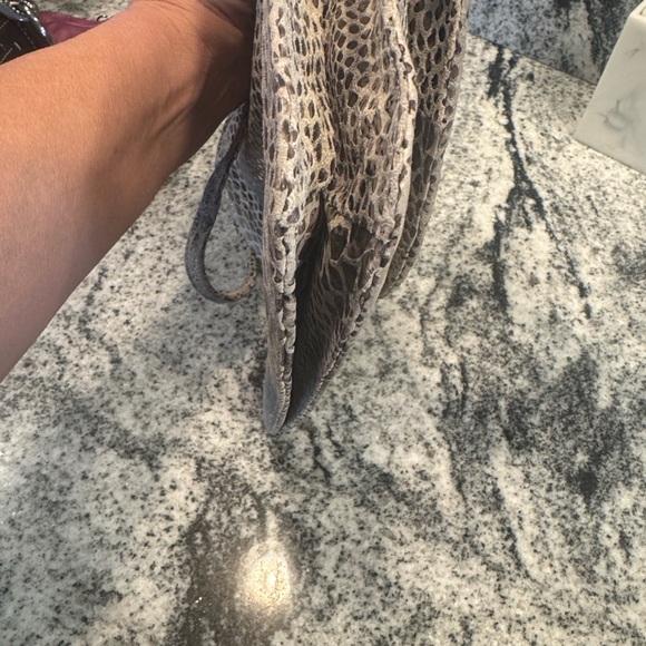 Elliott Lucca Beige Snake Print Crossbody Bag - Picture 7 of 8